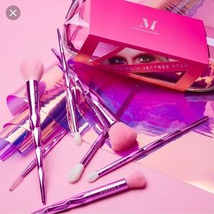 Jeffree star makeup brush set